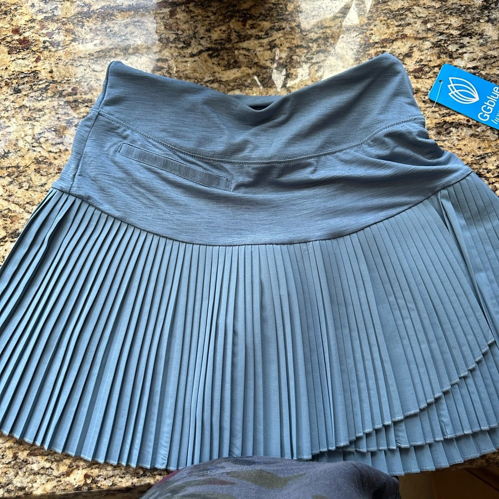 GG Blue chambray golf skort size small NWT